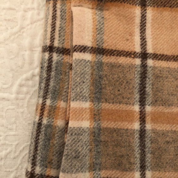 NWOT Reversible Faux Fur Plaid Vest - Picture 6 of 6